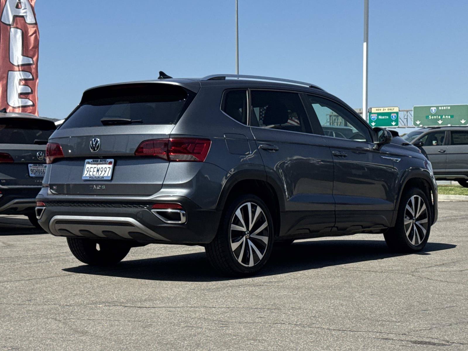 Certified 2023 Volkswagen Taos SE w/ Panoramic Sunroof Package FWD image 5