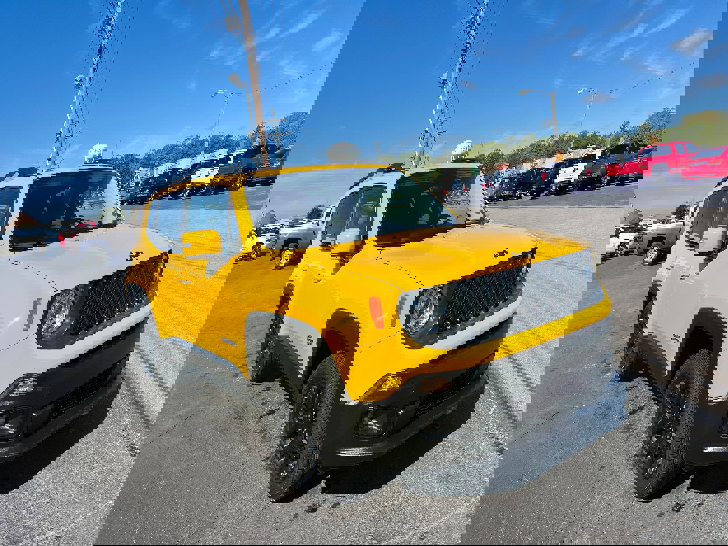 Used 2017 Jeep Renegade Altitude image 3