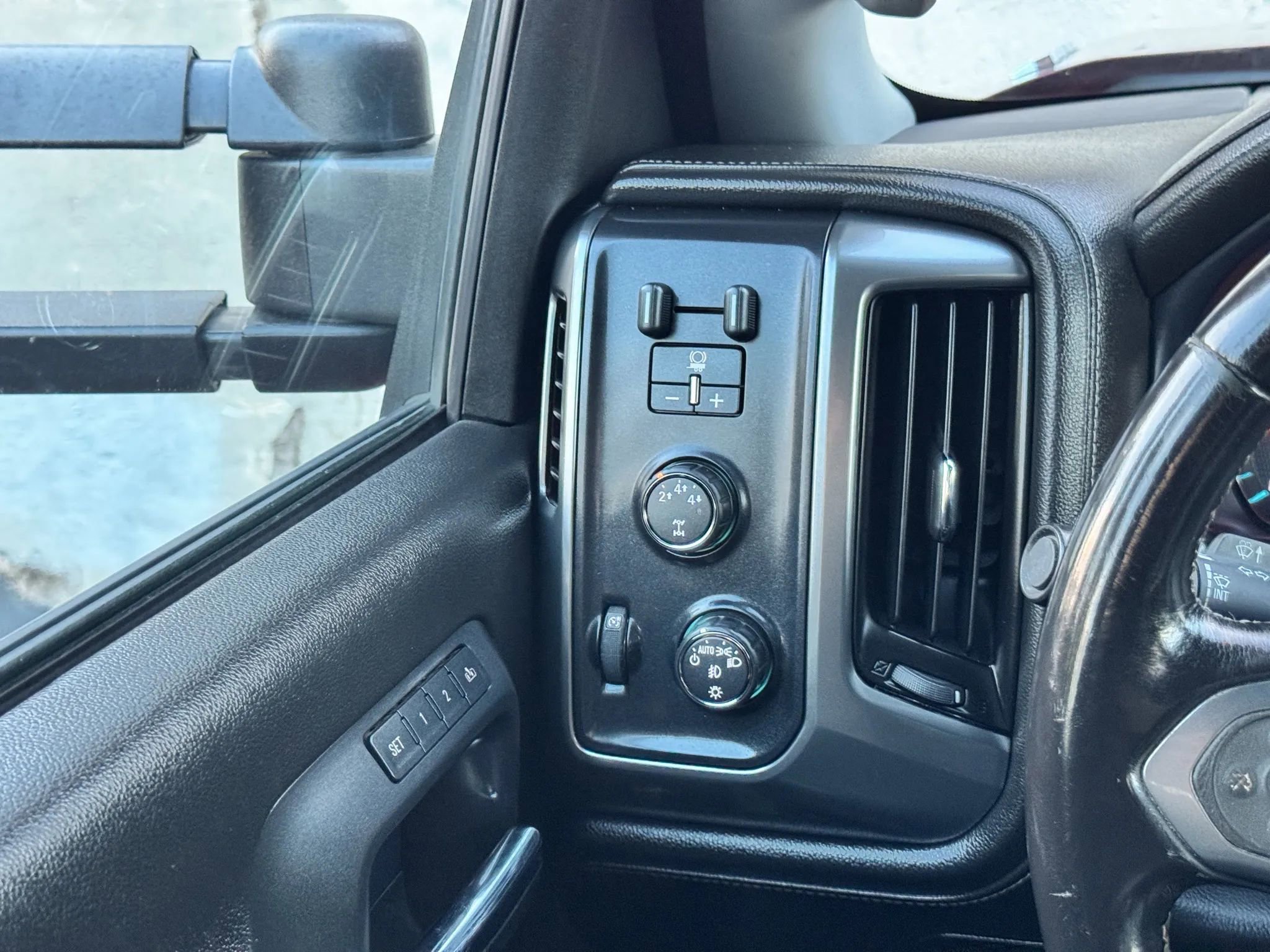 Used 2015 Chevrolet Silverado 3500 LTZ w/ Duramax Plus Package image 36
