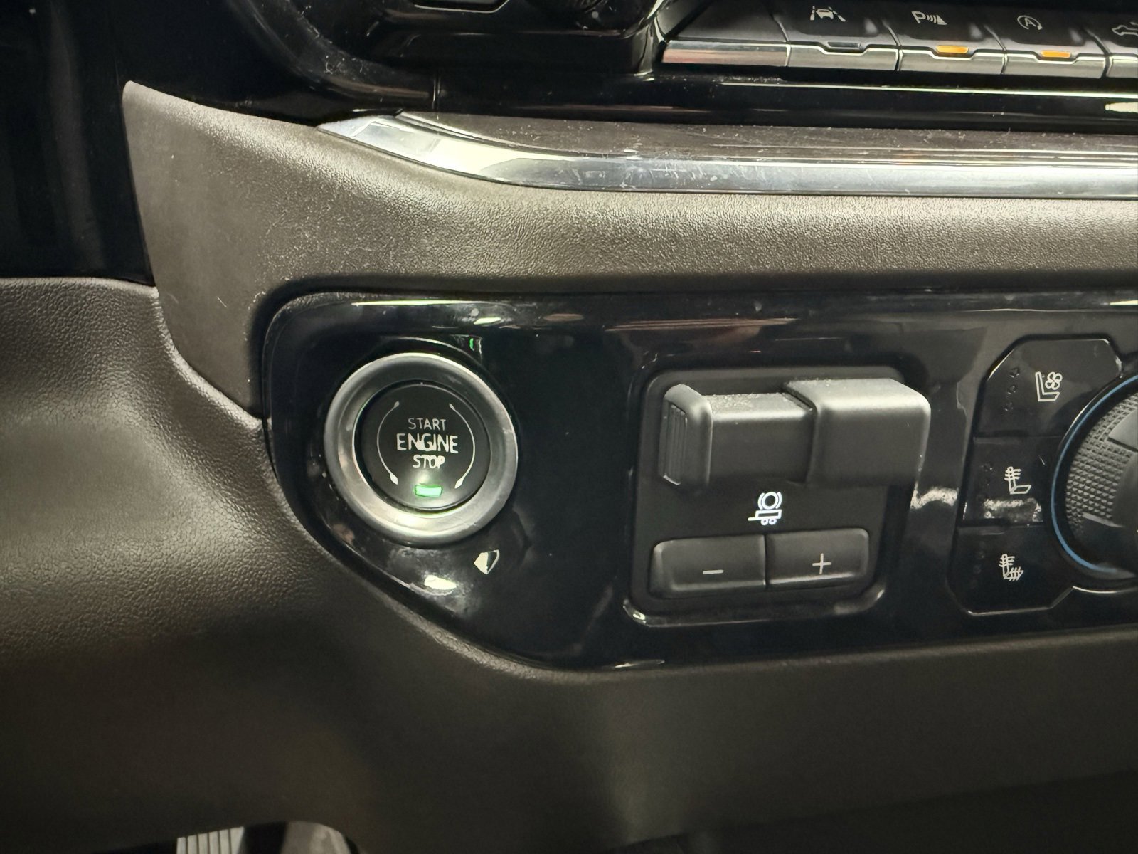 Used 2024 Chevrolet Silverado 1500 LTZ image 21