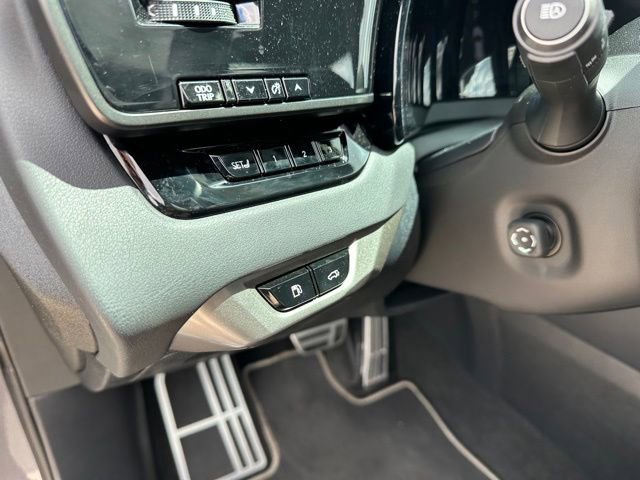 Used 2023 Lexus RX 500h F Sport w/ Cold Area Package AWD/4WD image 20