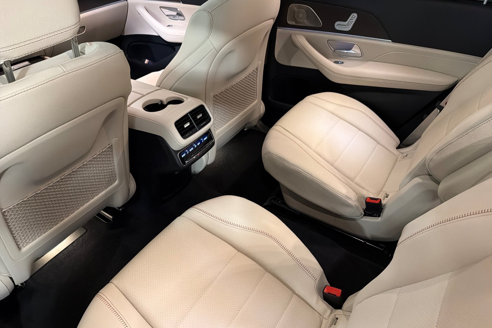 New 2027 Mercedes-Benz GLS 450 4MATIC image 11