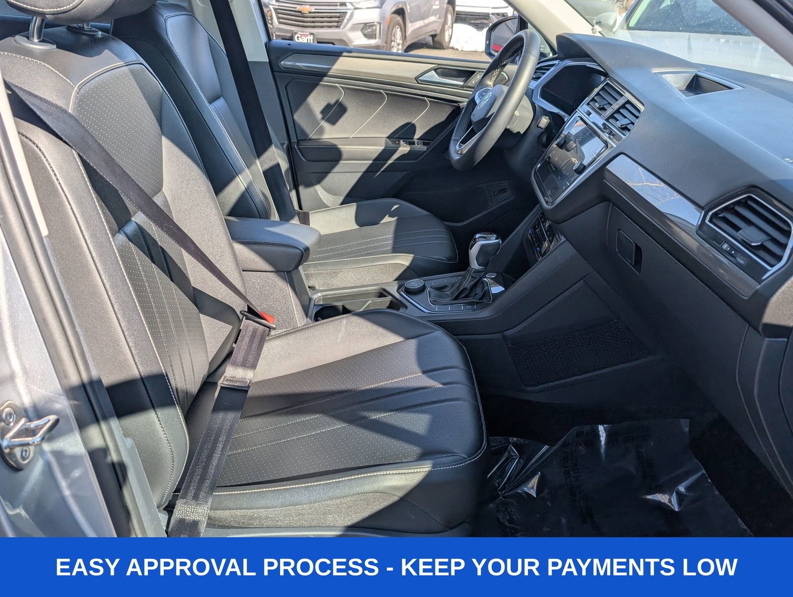 Used 2024 Volkswagen Tiguan SE image 12