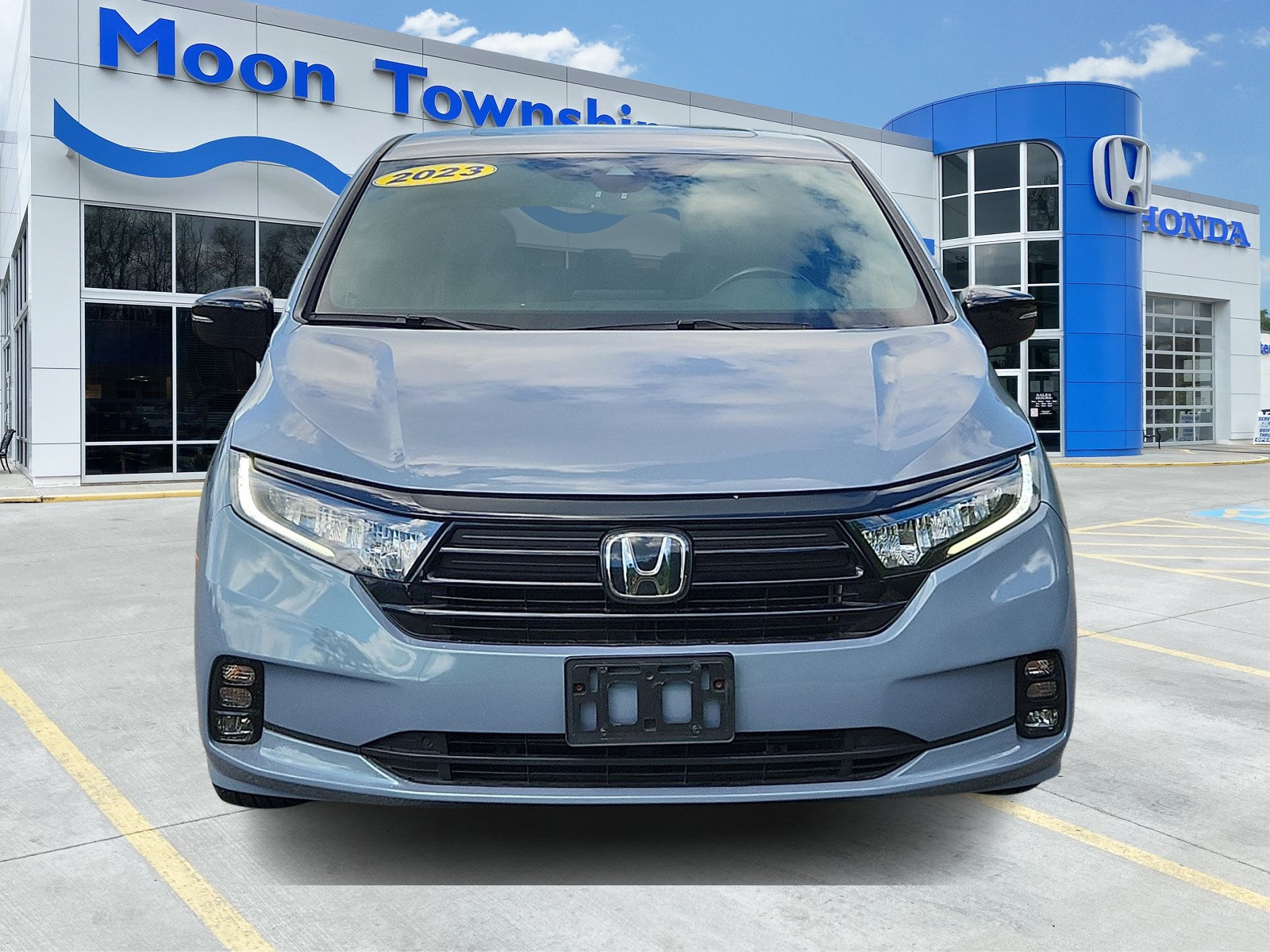 Used 2023 Honda Odyssey Sport image 2