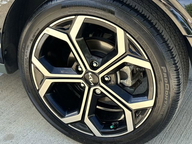 Used 2023 Kia Niro SX Touring image 11