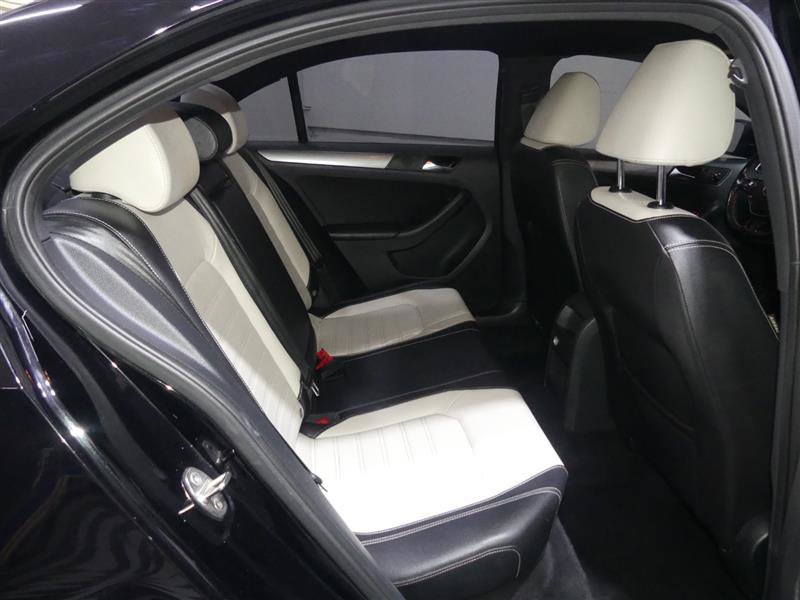 Used 2016 Volkswagen Jetta Sport image 25
