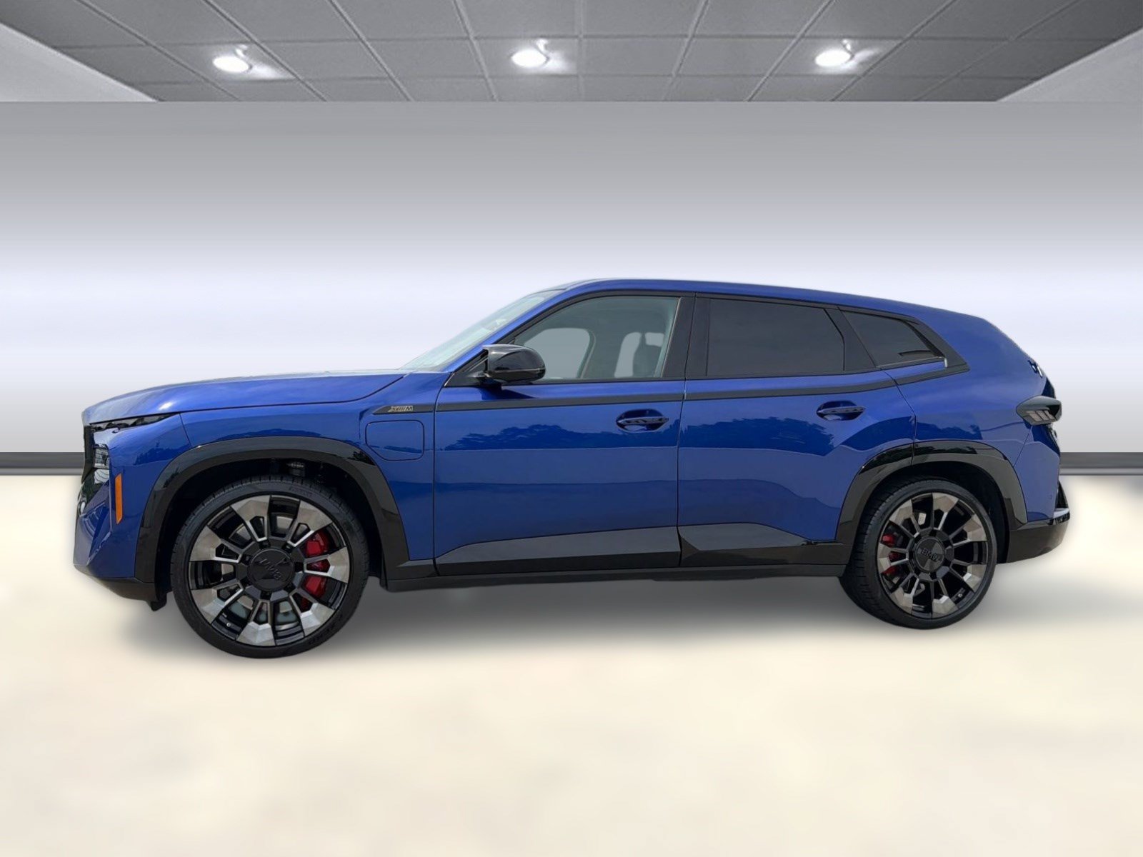 Used 2023 BMW XM w/ M Driver's Package AWD/4WD image 2