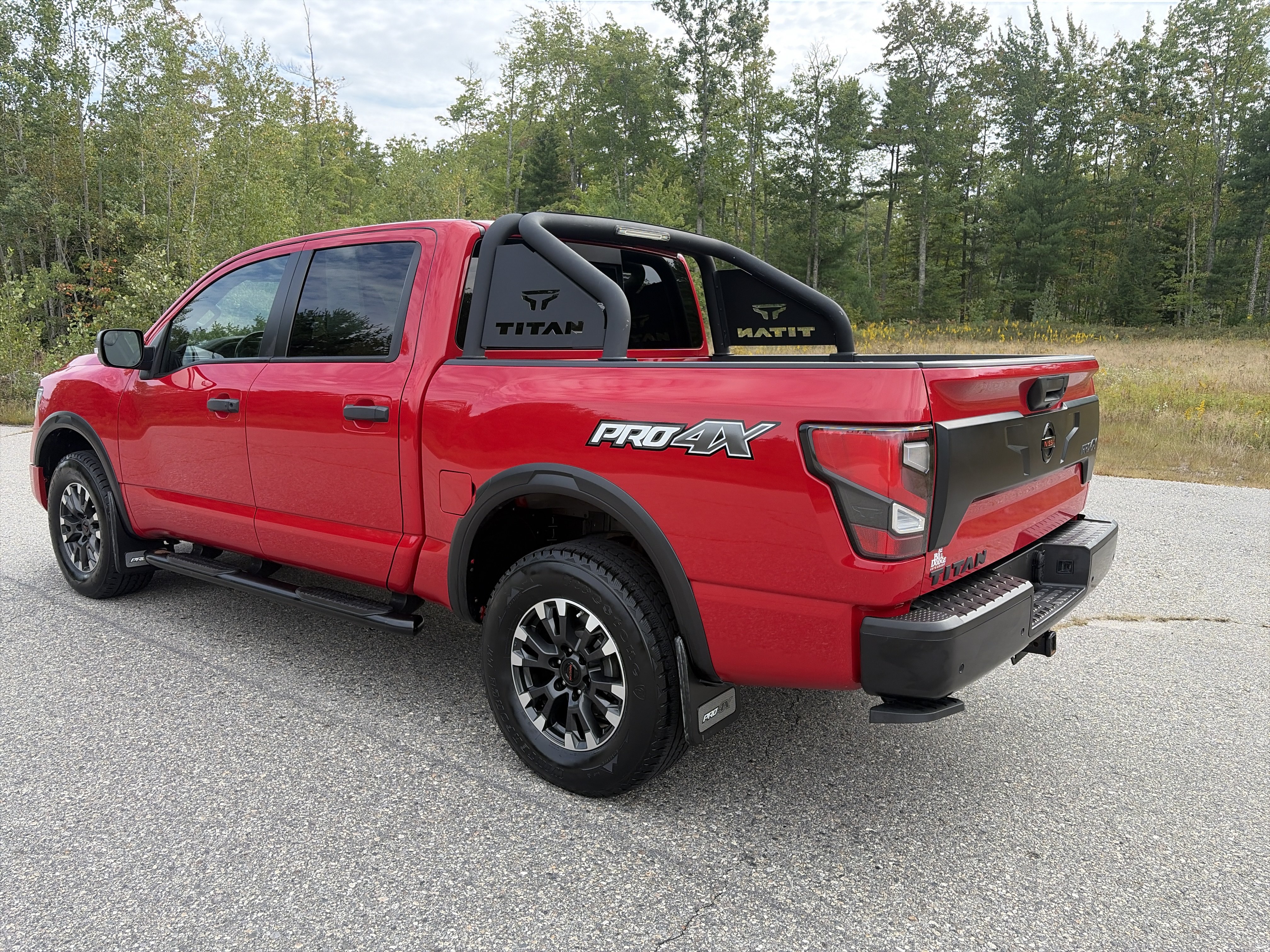 Used 2021 Nissan Titan PRO-4X w/ Pro-4x Convenience Package AWD/4WD image 11