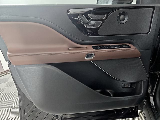 New 2026 Lincoln Aviator Reserve w/ Illumination Package RWD image 12