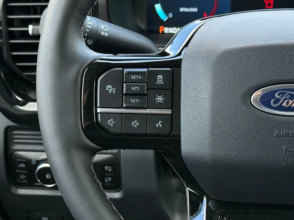 New 2026 Ford F250 Lariat w/ Black Appearance Package AWD/4WD image 9