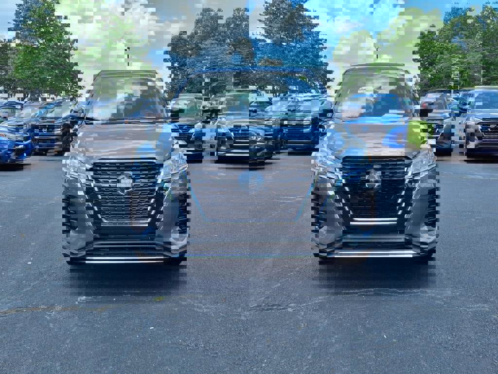 New 2025 Nissan Kicks Play S image 2