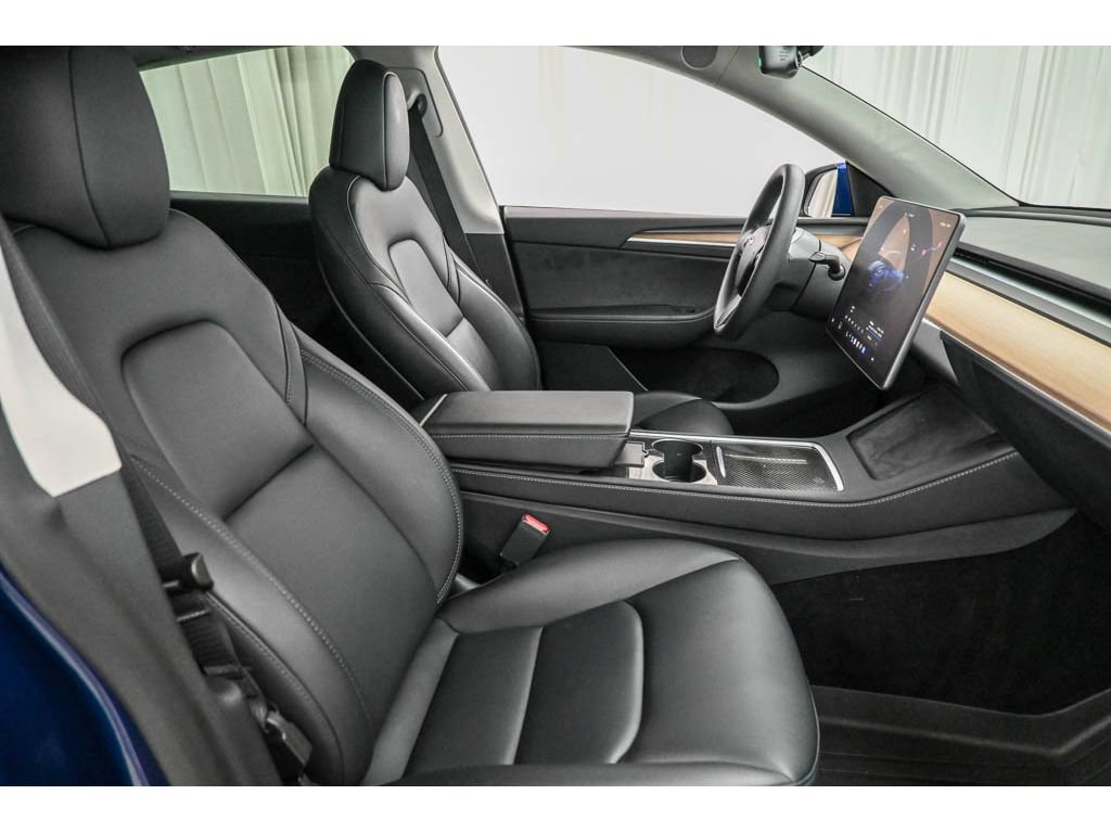Used 2023 Tesla Model Y Performance AWD/4WD image 16