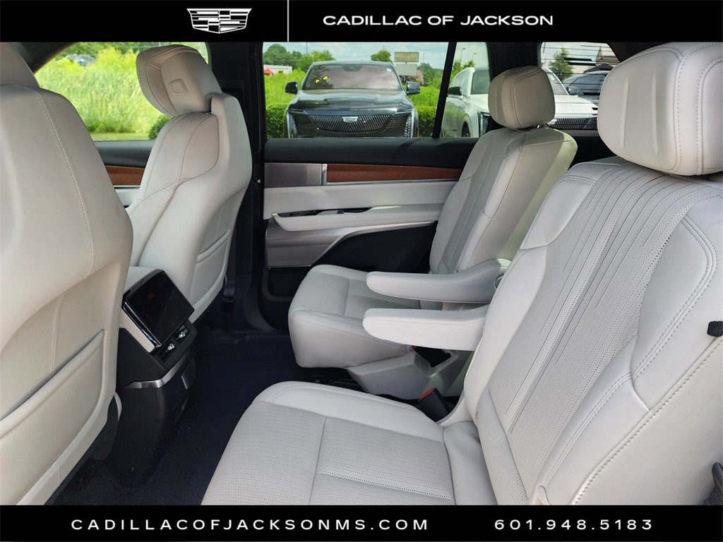 New 2026 Cadillac Vistiq Luxury image 12