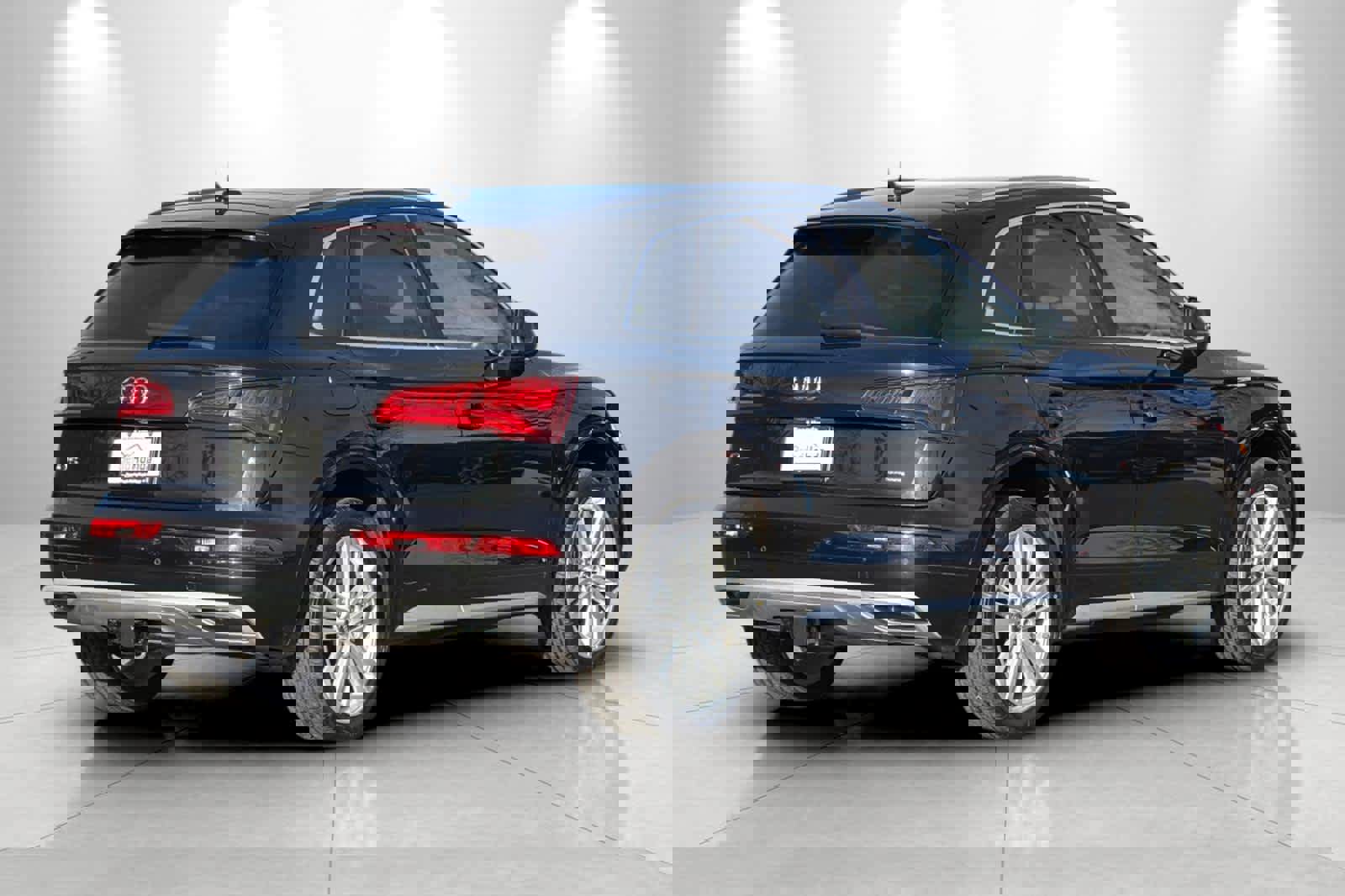 Used 2019 Audi Q5 2.0T Premium Plus w/ Premium Plus Package image 2