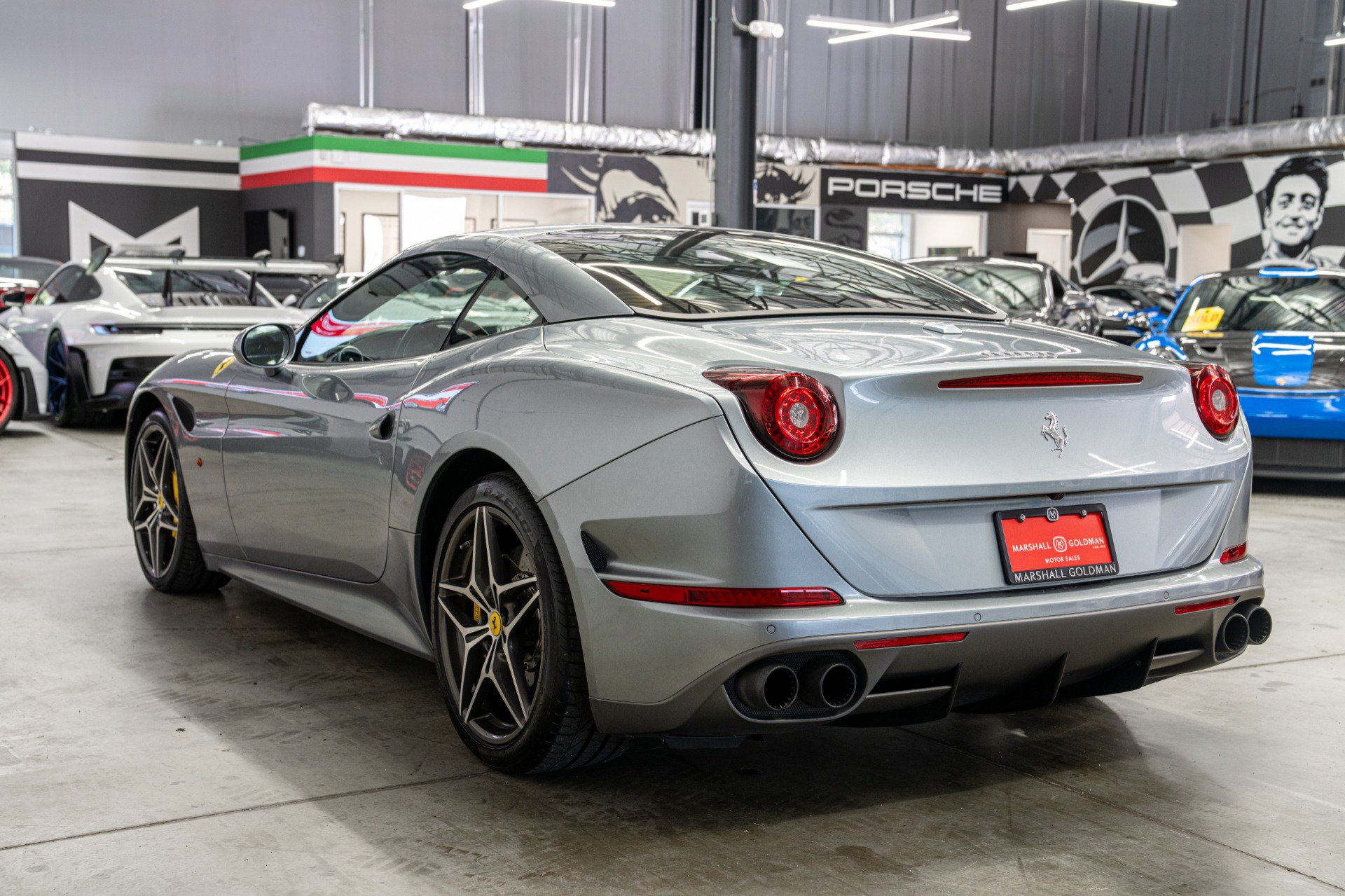 Used 2017 Ferrari California T RWD image 42