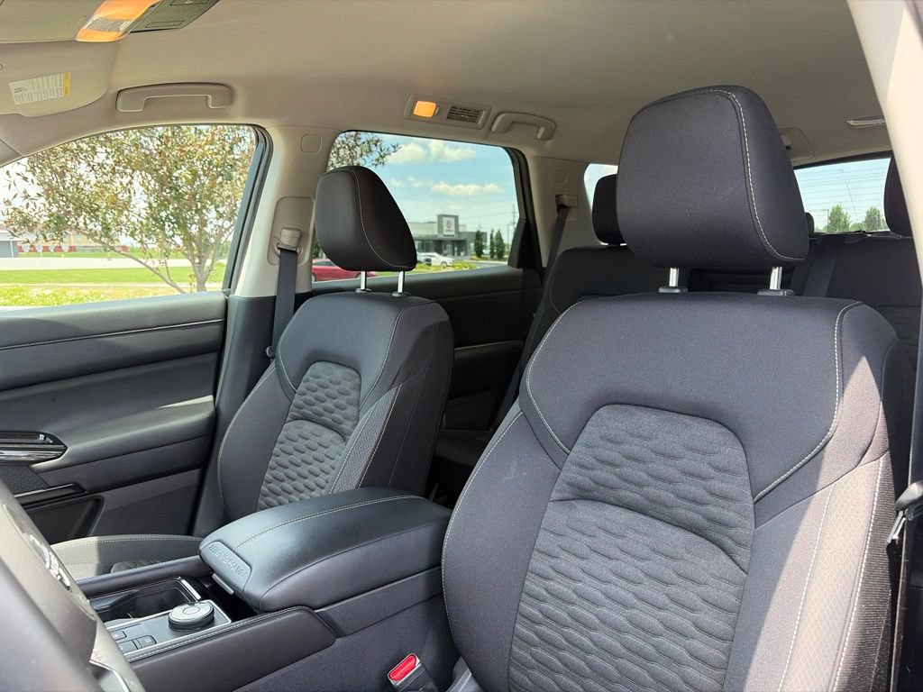 Used 2022 Nissan Pathfinder SV AWD/4WD image 48