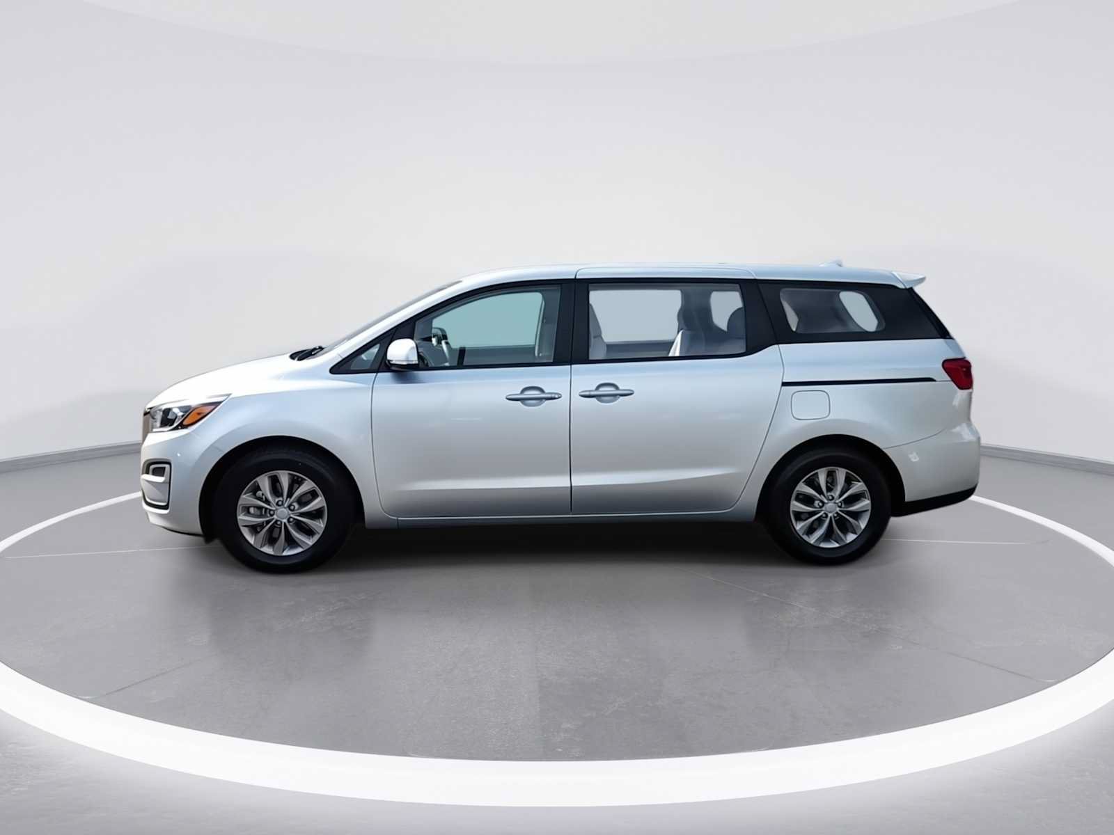 Used 2019 Kia Sedona L FWD image 5