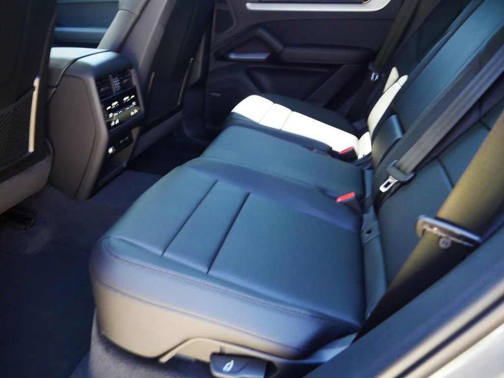 New 2026 Porsche Cayenne AWD/4WD image 14