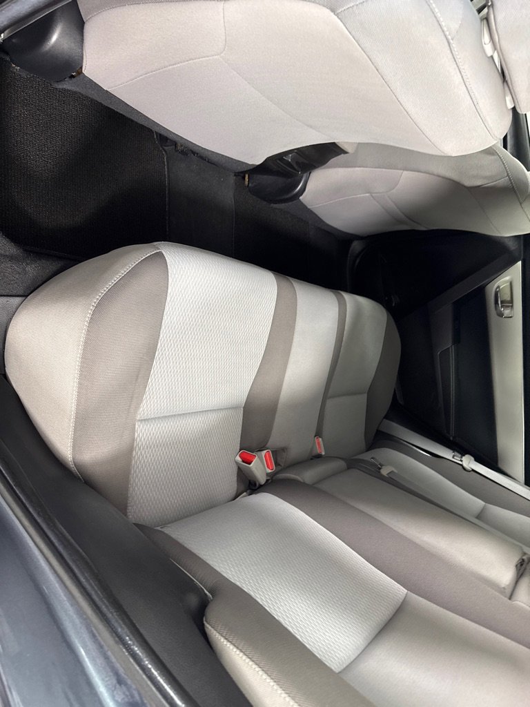 Used 2018 Toyota Corolla LE image 19