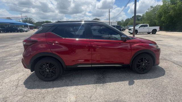 Used 2023 Nissan Kicks SR w/ SR Premium Package FWD image 9