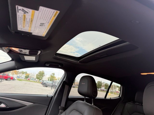 Used 2025 Buick Envista Avenir FWD image 16