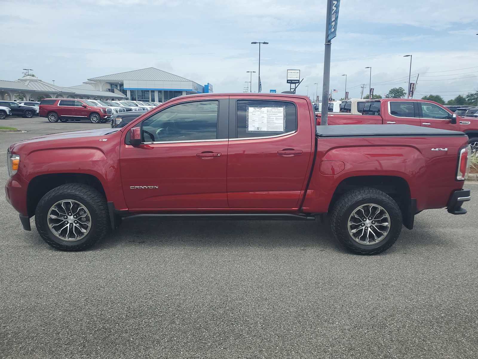 Used 2020 GMC Canyon SLE w/ Driver Alert Package AWD/4WD image 2