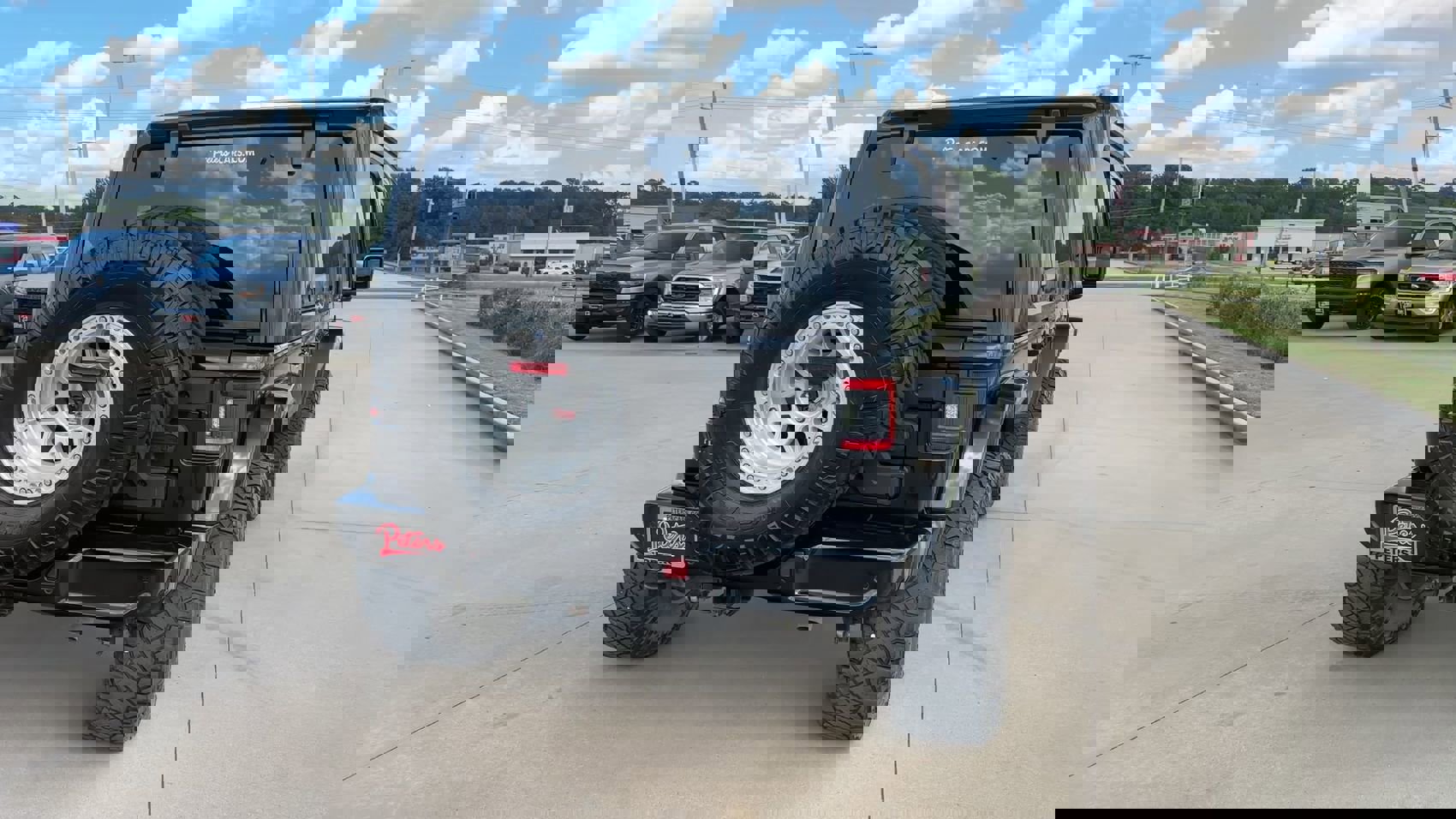 Used 2020 Jeep Wrangler Unlimited Sahara image 8