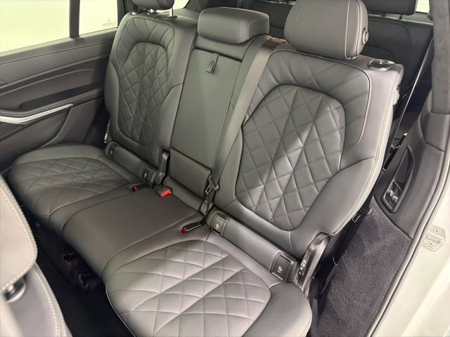 Certified 2023 BMW X7 xDrive40i w/ M Sport Package image 16