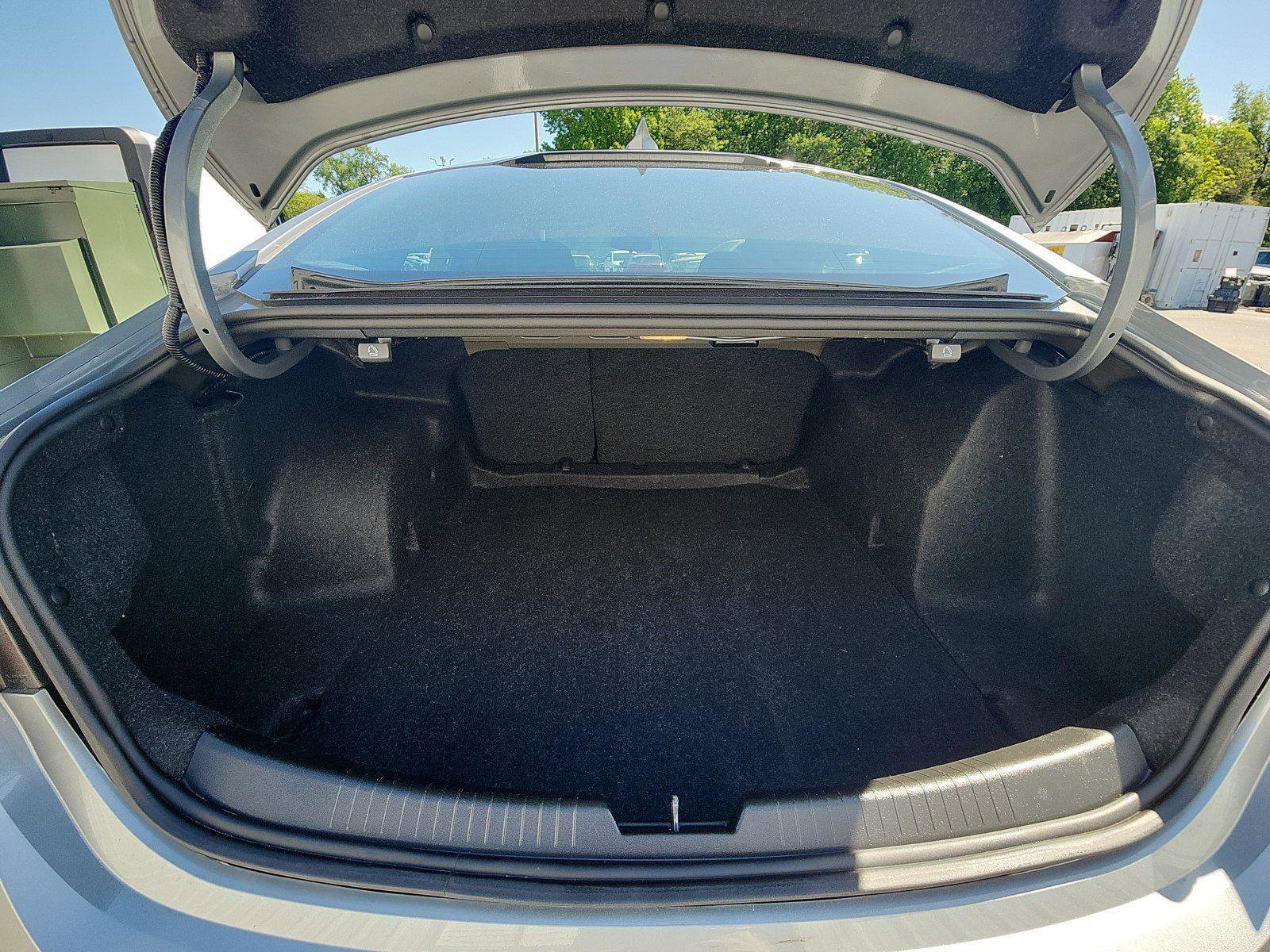 Used 2023 Chevrolet Malibu LT FWD image 25