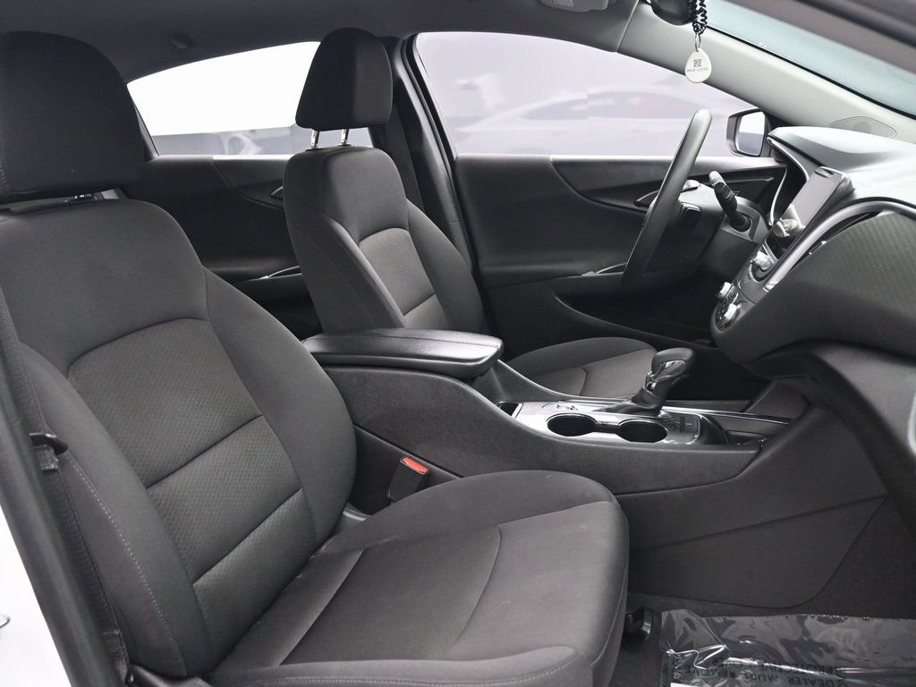 Used 2023 Chevrolet Malibu LT image 29