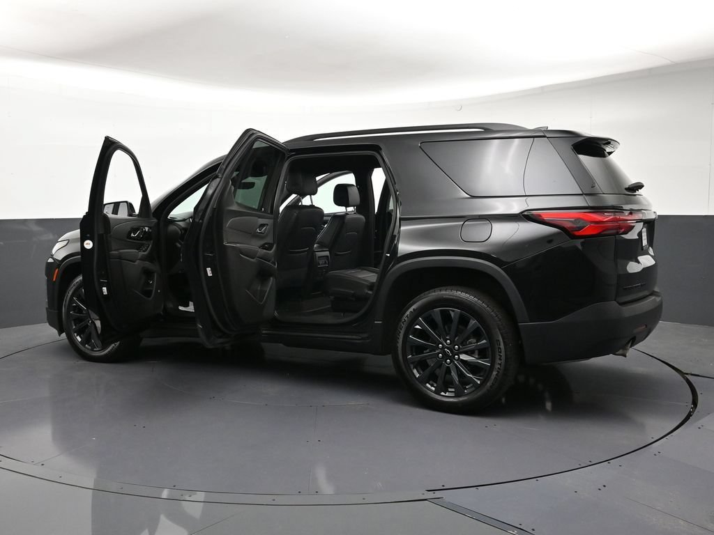 Certified 2023 Chevrolet Traverse RS w/ LPO, Floor Liner Package AWD/4WD image 35
