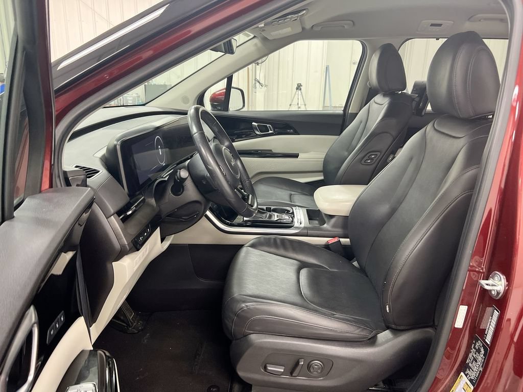 Used 2024 Kia Carnival SX FWD image 19