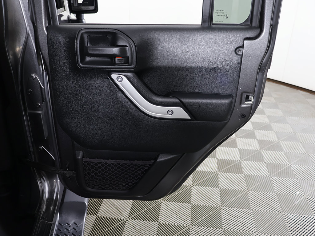Used 2018 Jeep Wrangler Unlimited Sahara AWD/4WD image 20