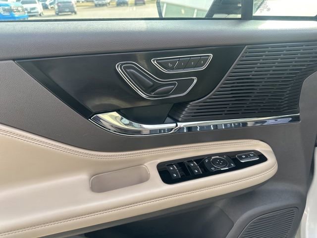 Used 2022 Lincoln Corsair AWD w/ Premium Package image 34