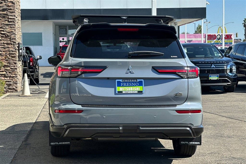 New 2025 Mitsubishi Outlander AWD image 6