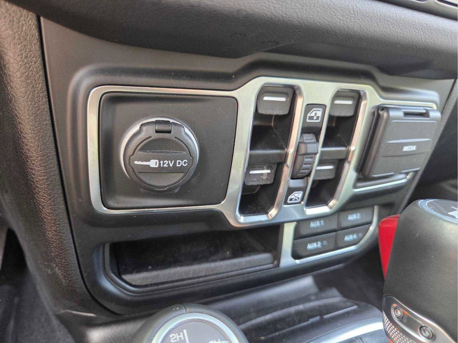 Used 2024 Jeep Wrangler High Altitude AWD/4WD image 25