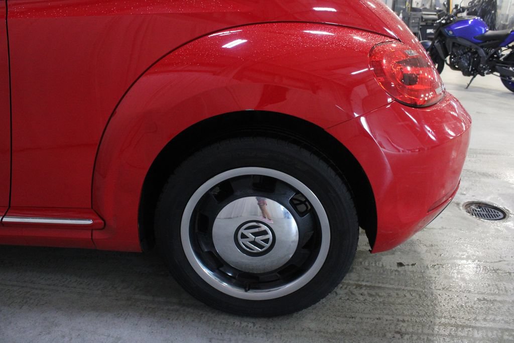 Used 2012 Volkswagen Beetle 2.5 FWD image 25