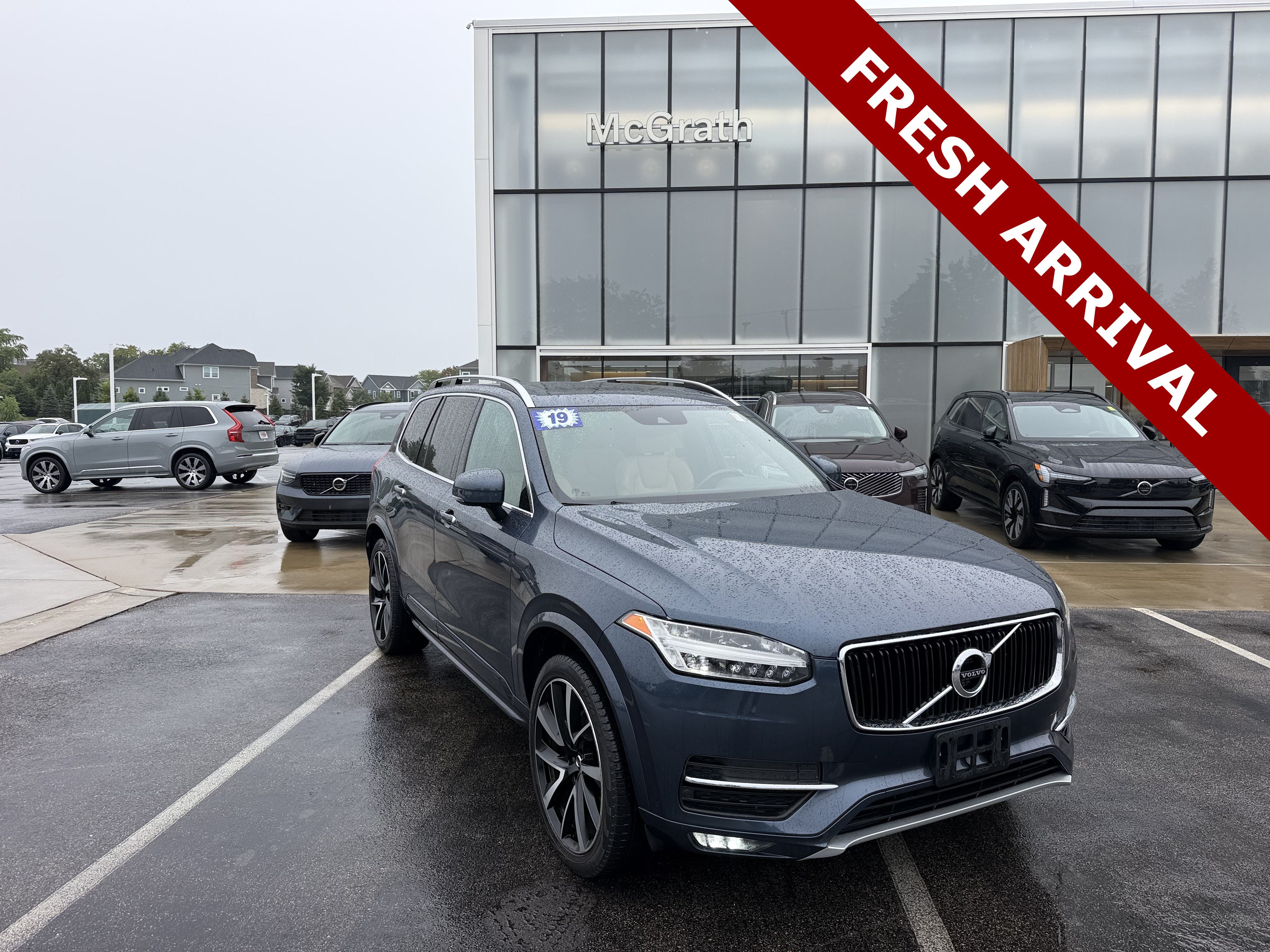 Used 2019 Volvo XC90 T6 Momentum w/ Protection Package AWD/4WD image 1