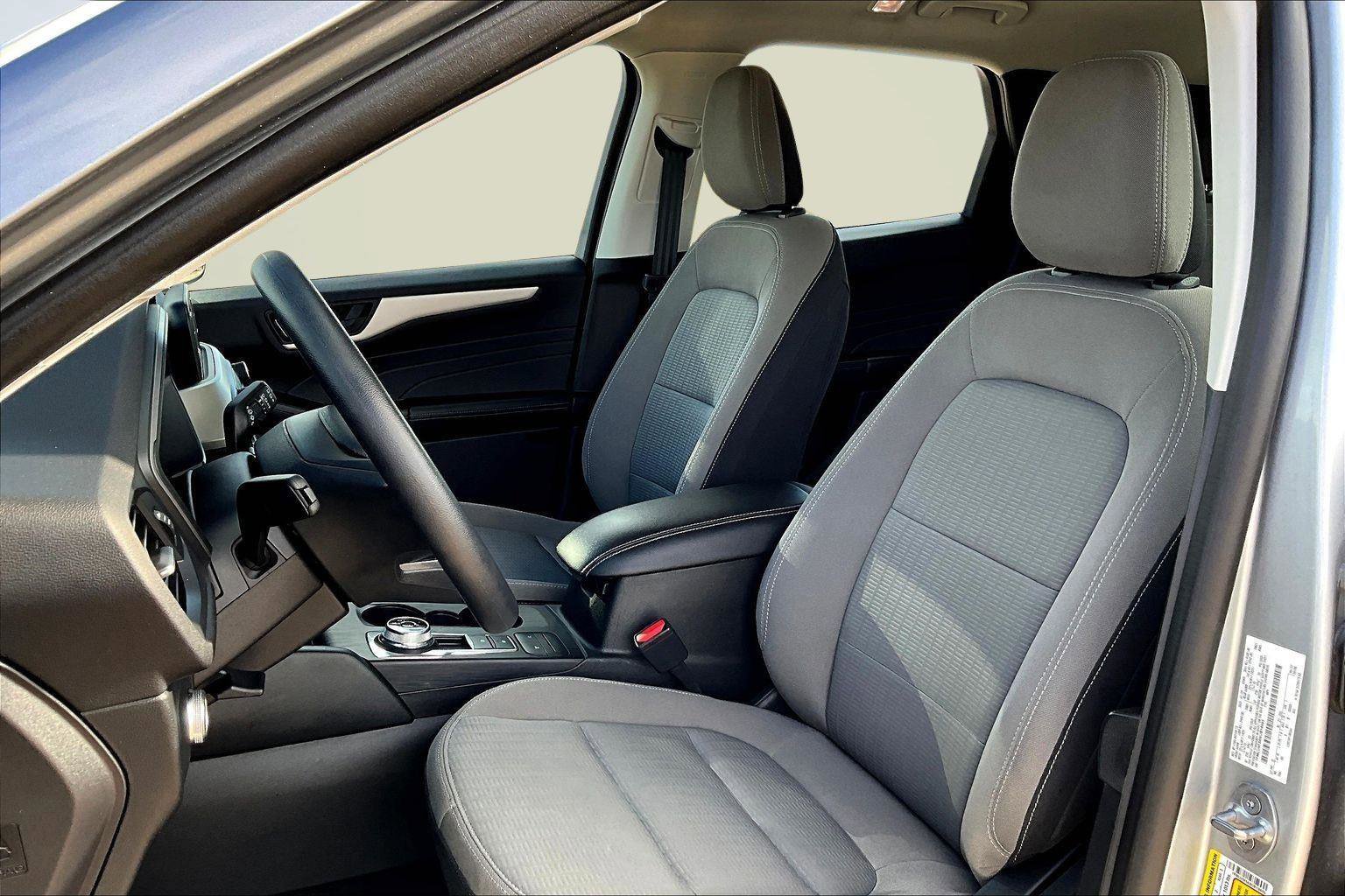 Used 2022 Ford Escape S image 25