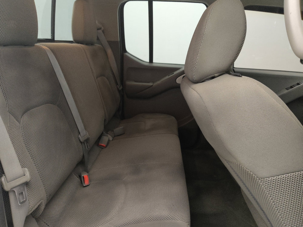 Used 2016 Nissan Frontier SV image 19