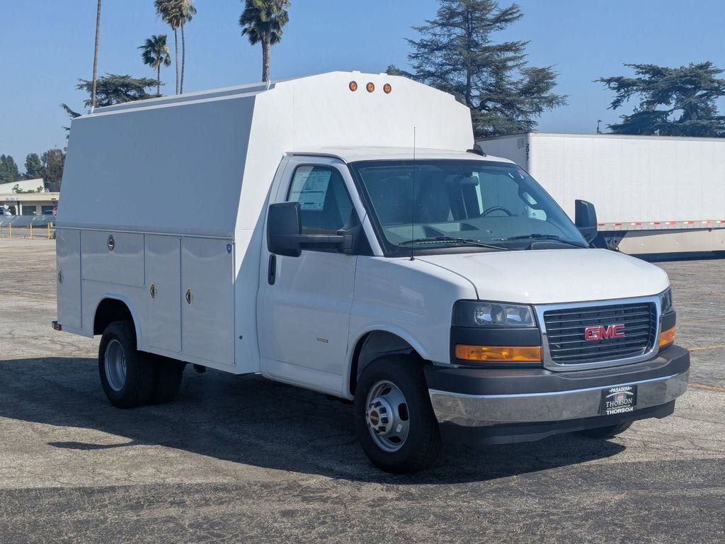 New 2026 GMC Savana 3500 w/ Power Convenience Package RWD image 4