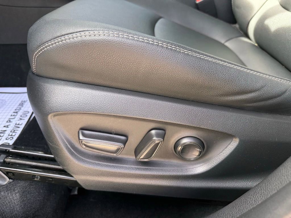 Used 2023 Toyota Corolla Cross XLE image 15