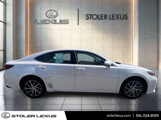 Used 2017 Lexus ES 350 w/ Luxury Package FWD image 4