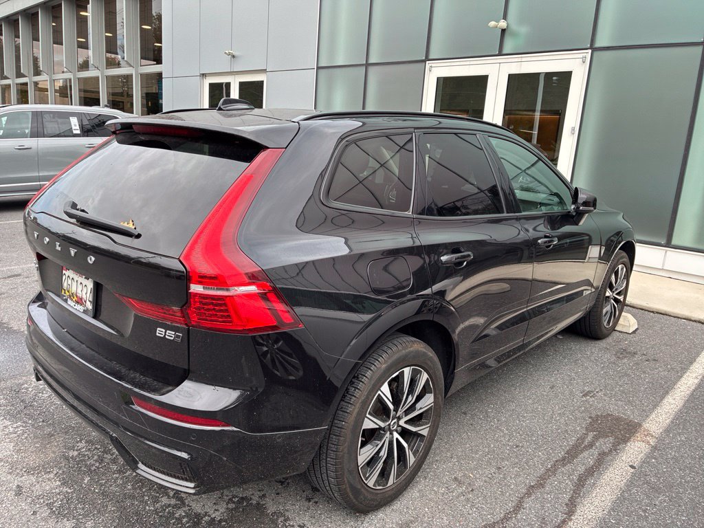 Used 2024 Volvo XC60 B5 Plus w/ Climate Package AWD/4WD image 2