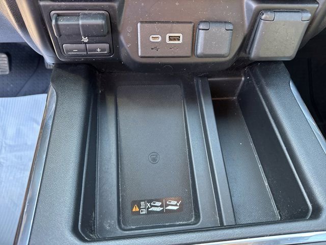 Used 2021 Chevrolet Silverado 1500 High Country image 15