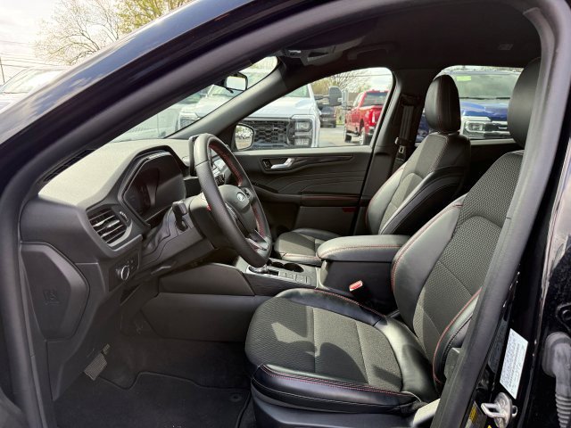 Used 2025 Ford Escape ST-Line AWD/4WD image 14