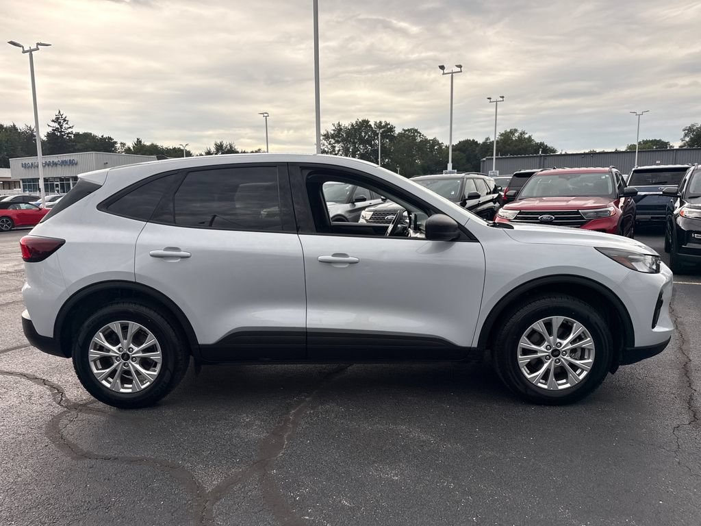 Used 2025 Ford Escape Active AWD/4WD image 6