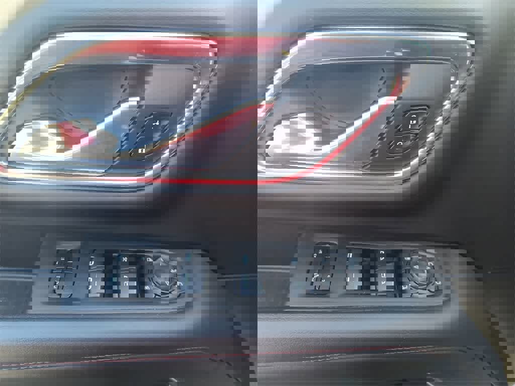 Used 2021 Chevrolet Suburban RST w/ Luxury Package image 13