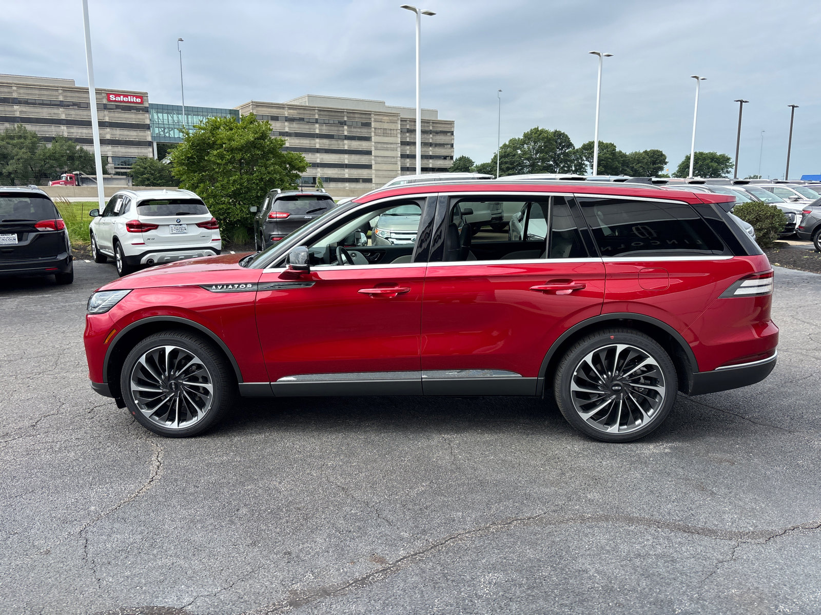 New 2026 Lincoln Aviator Reserve AWD/4WD image 4