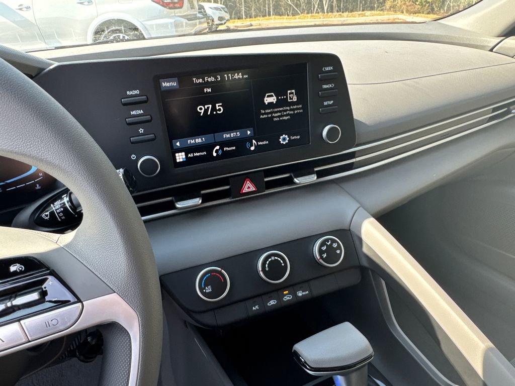 New 2026 Hyundai Elantra SE image 17